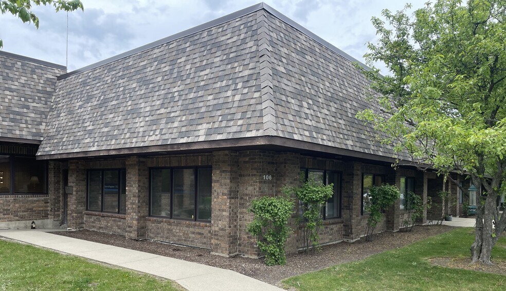 28045 N Ashley Cir, Libertyville, IL à vendre - Photo de l’immeuble – Image 3 sur 8