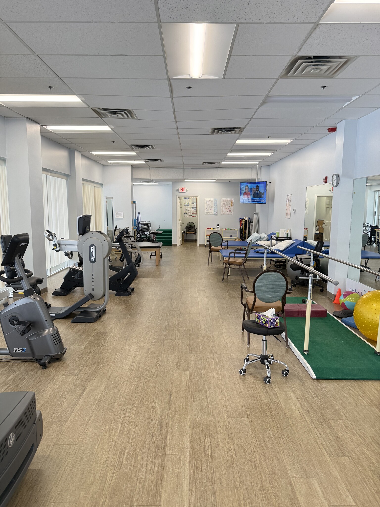 8975 W Golf Rd, Niles, IL à louer Photo intérieure– Image 1 sur 5