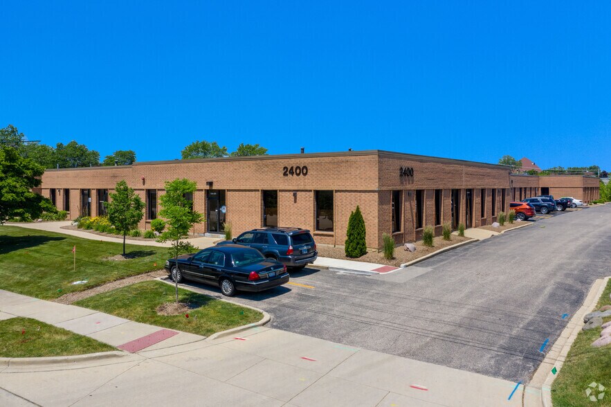 2400 Hassell Rd, Hoffman Estates, IL à vendre - Photo principale – Image 1 sur 10