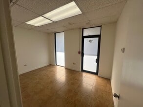 3901 NW 79th Ave, Doral, FL à louer Photo intérieure– Image 2 sur 3