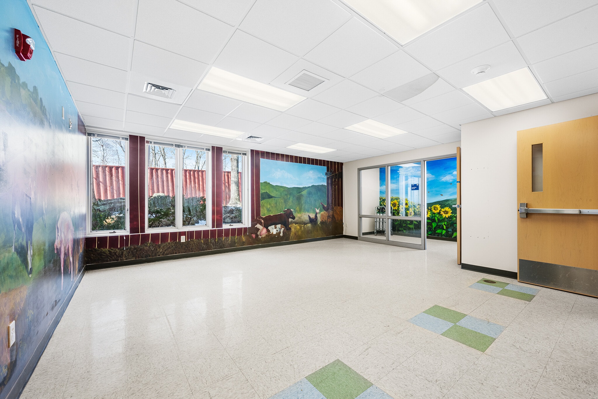 183 Providence New London Tpke, North Stonington, CT à louer Photo intérieure– Image 1 sur 16