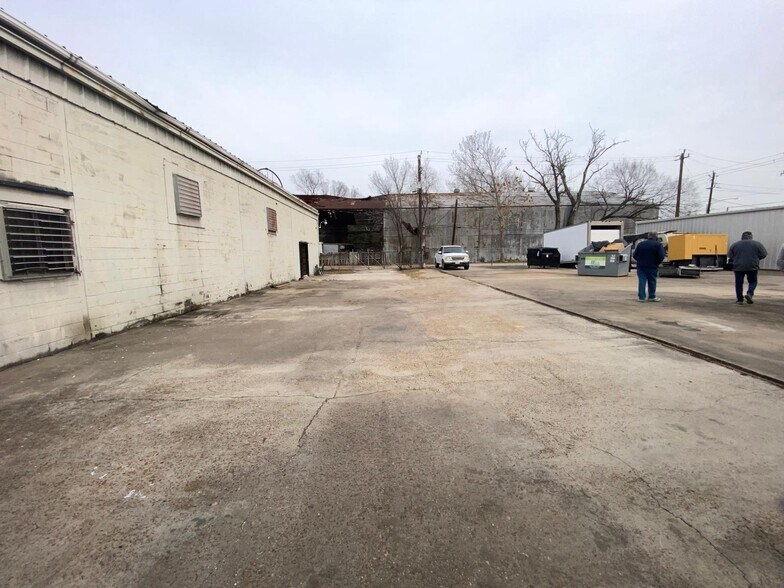 7131 Harrisburg Blvd, Houston, TX à vendre - Photo de l’immeuble – Image 3 sur 13