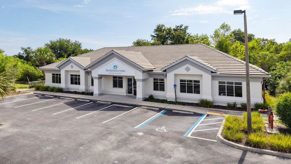 5220 Lee Blvd, Lehigh Acres, FL à louer - Photo de l’immeuble – Image 3 sur 7