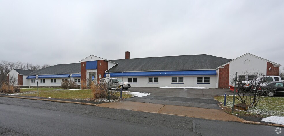299 Jacksonville Rd, Warminster, PA à vendre - Photo de l’immeuble – Image 3 sur 12