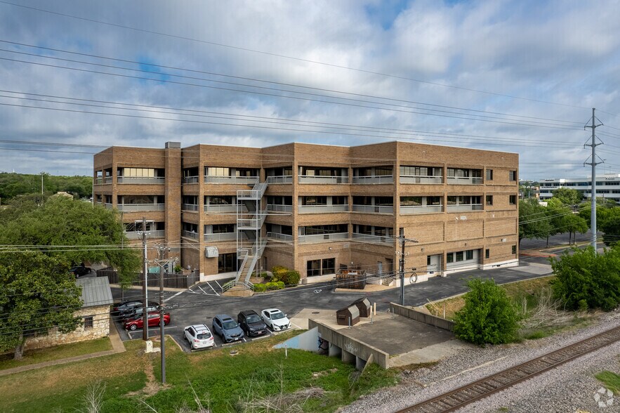 8501 N Mopac Expy, Austin, TX à louer - Photo de l’immeuble – Image 3 sur 6