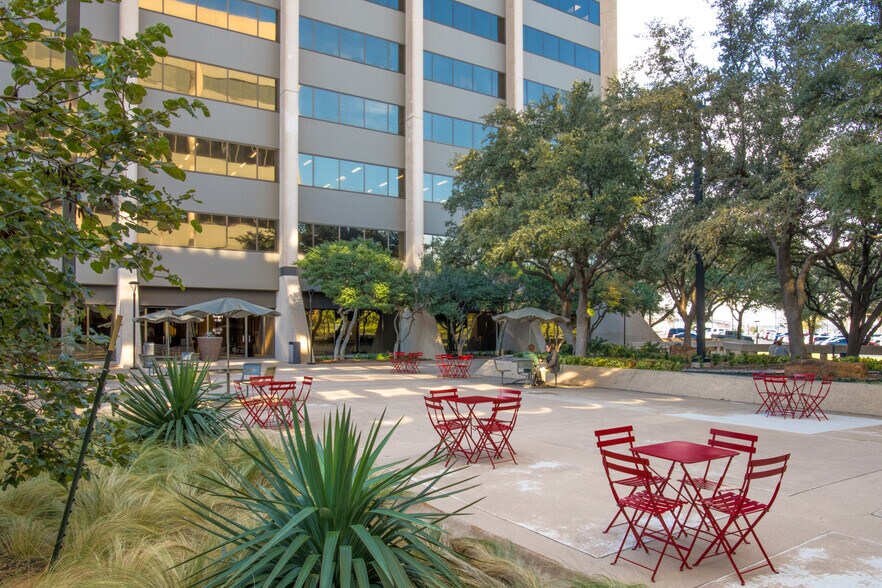 4150 International Plz, Fort Worth, TX à louer - Photo de l’immeuble – Image 3 sur 21