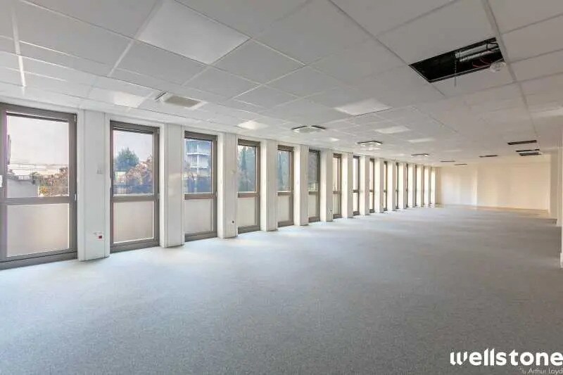 6 Rue De Berri, Paris à louer - Photo de l’immeuble – Image 2 sur 11