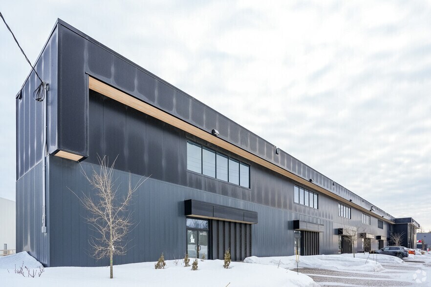 265 Rue De Singapour, Saint-Augustin-de-Desmaures, QC à louer - Photo principale – Image 2 sur 2