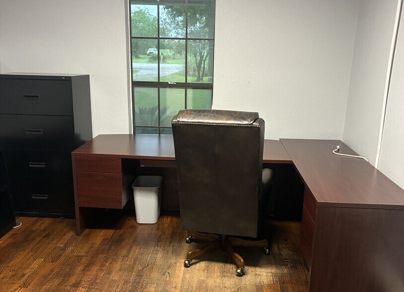 18023 Dace Rd, Alvin, TX à louer - Photo intérieure – Image 2 sur 9