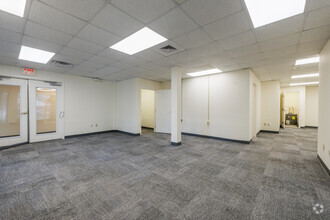 323 John Knox Rd, Tallahassee, FL à louer Photo intérieure– Image 2 sur 7