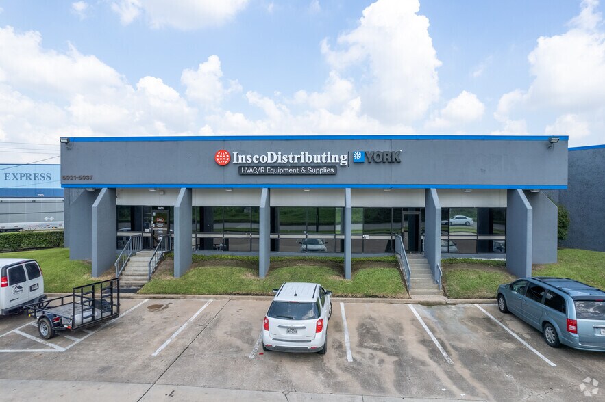 5921-5937 S Loop Fwy E, Houston, TX à louer - Photo de l’immeuble – Image 2 sur 7