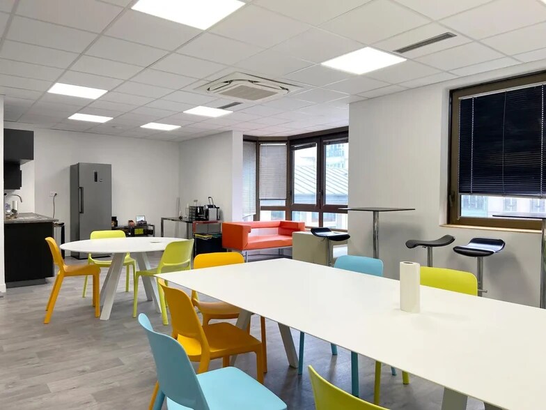 5-7 Rue Beffroy, Neuilly-sur-Seine à louer - Photo intérieure – Image 3 sur 4