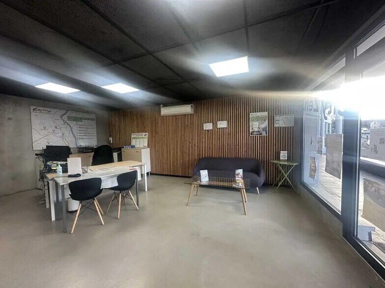 Local commercial dans Talence à louer - Photo de l’immeuble – Image 1 sur 2