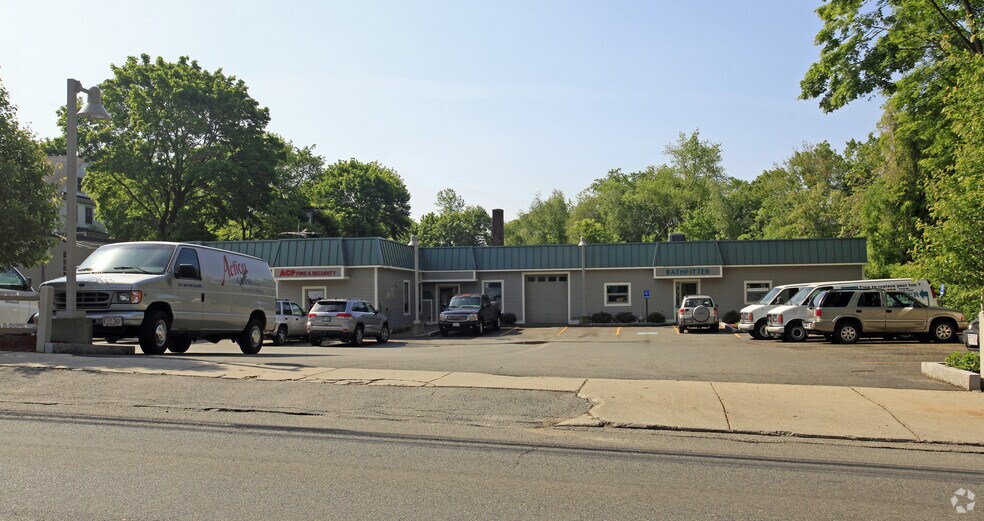 41 Elm St, Stoneham, MA à louer - Photo de l’immeuble – Image 2 sur 2