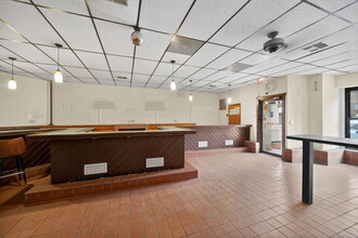 4369 N Elston Ave, Chicago, IL à louer Photo intérieure– Image 2 sur 19