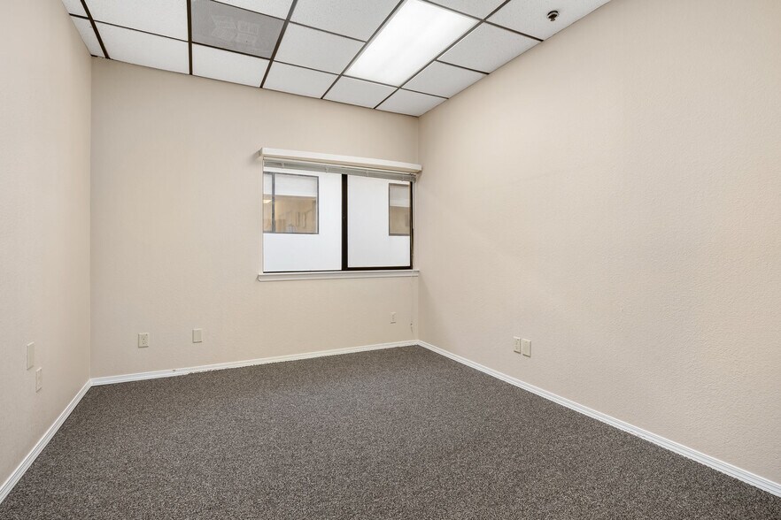 5905 Capistrano Ave, Atascadero, CA à louer - Photo de l’immeuble – Image 3 sur 18