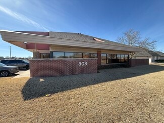 Plus de détails pour 808 NW 24th St, Norman, OK - Médical à louer