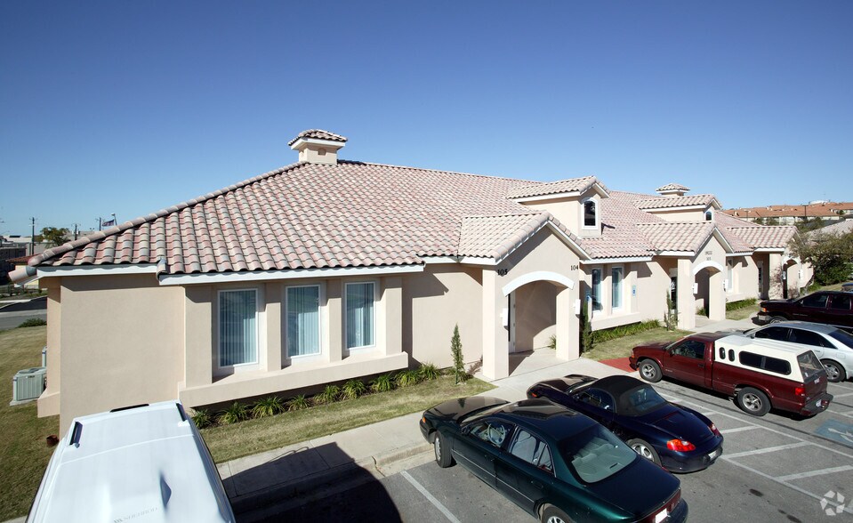 19222 Stonehue, San Antonio, TX à louer - Photo de l’immeuble – Image 2 sur 10