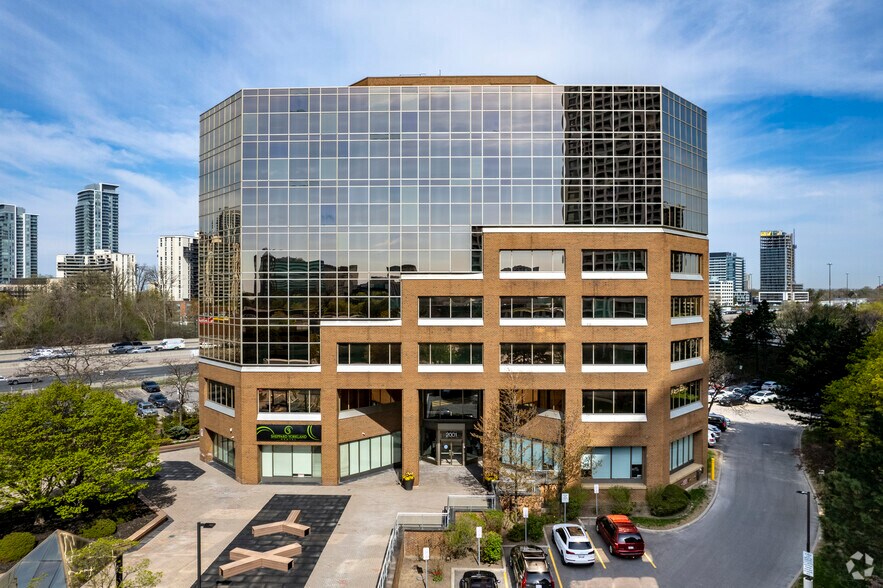 2001 Sheppard Ave E, Toronto, ON à louer - Photo de l’immeuble – Image 1 sur 13