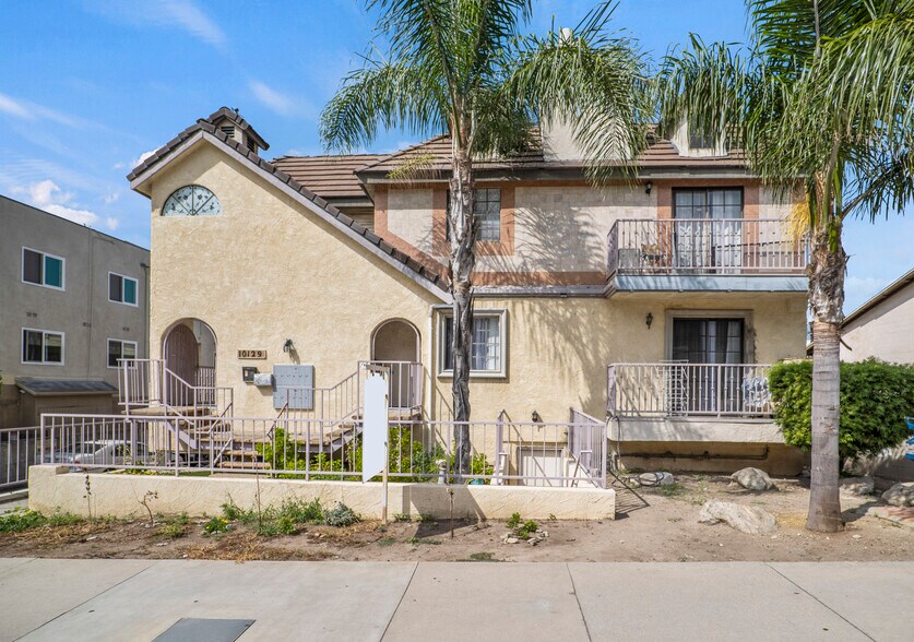 10129 Commerce Ave, Tujunga, CA à vendre - Photo de l’immeuble – Image 1 sur 11