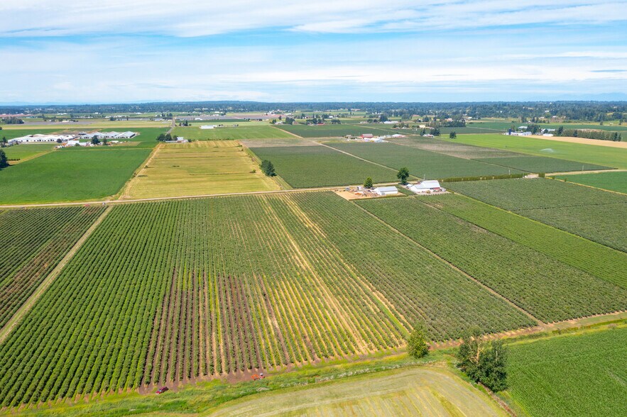 9586 Bender Rd, Lynden, WA à vendre - Aérien – Image 3 sur 12