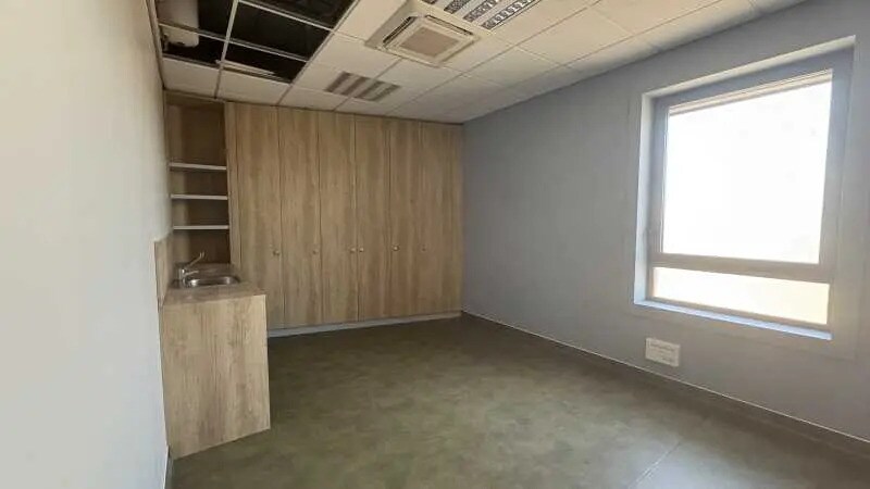 Bureau dans Saran à louer - Photo de l’immeuble – Image 3 sur 7