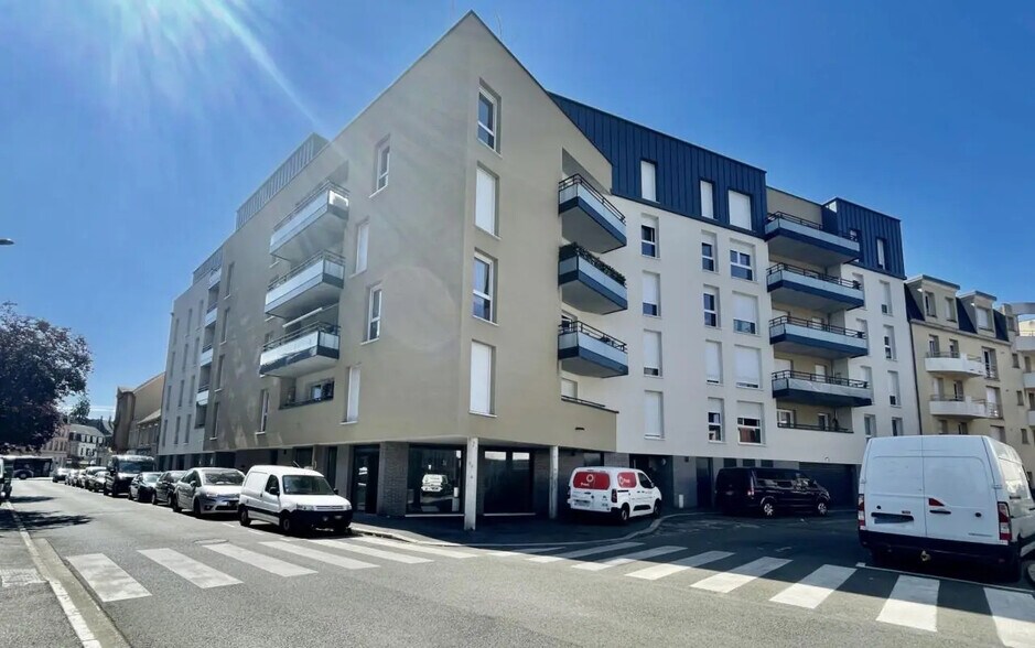 Local commercial dans Évreux à vendre - Photo de l’immeuble – Image 1 sur 8