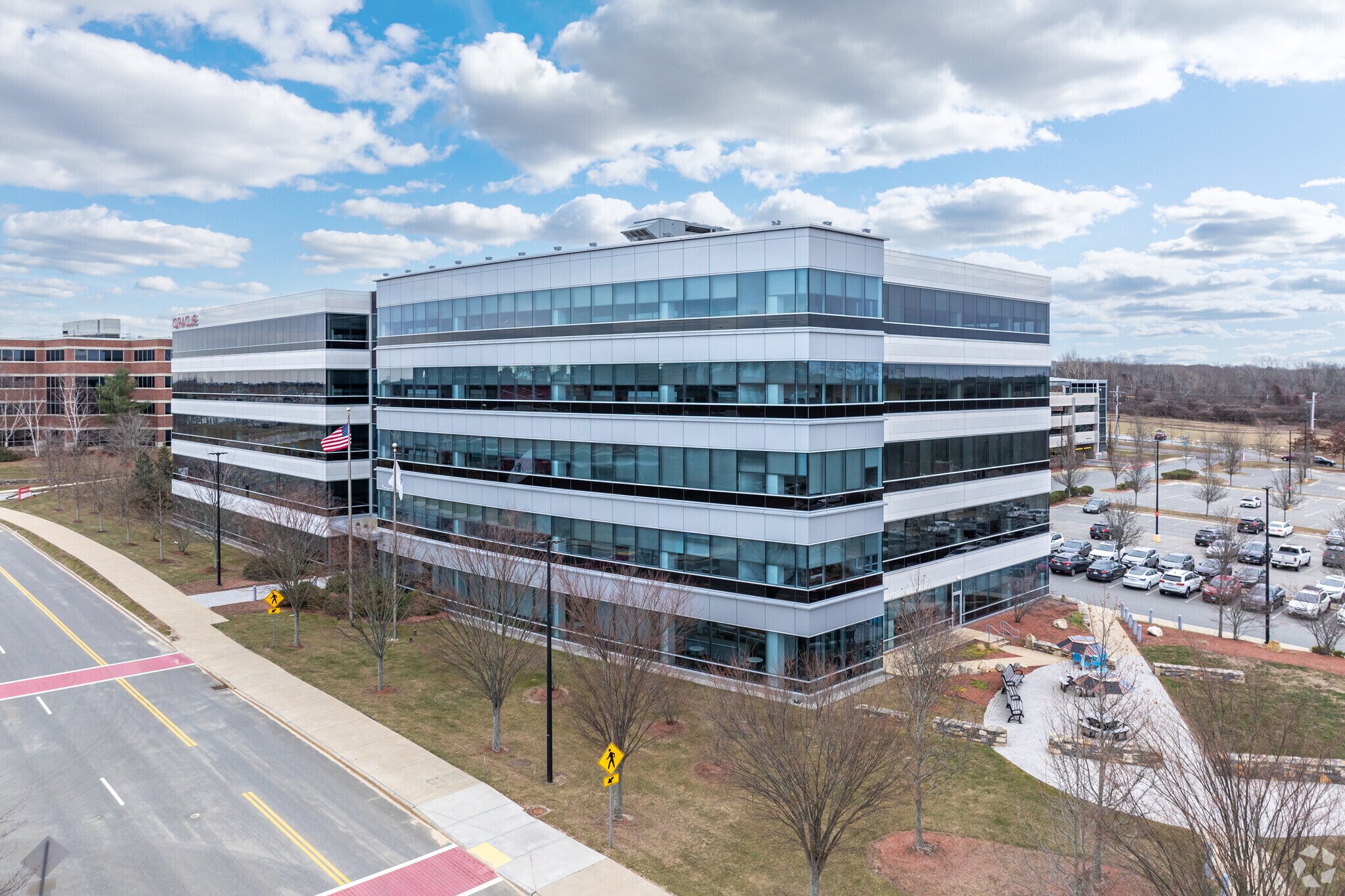 6 Van De Graaff Dr, Burlington, MA à louer Photo principale– Image 1 sur 7