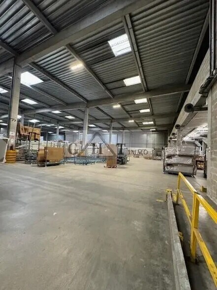 Industriel/Logistique dans Combs-la-Ville à louer - Photo de l’immeuble – Image 3 sur 3