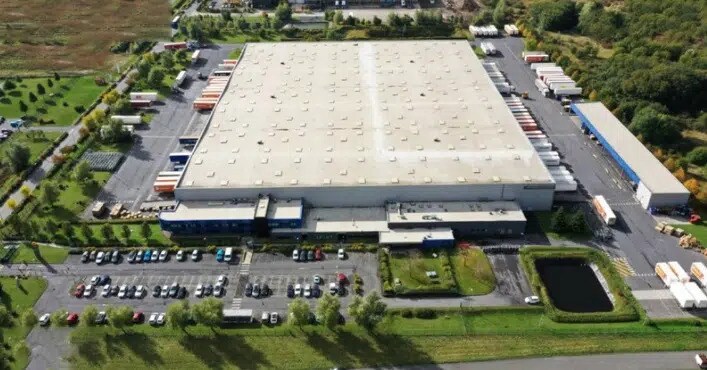 Industriel/Logistique dans Carvin à louer - Photo de l’immeuble – Image 1 sur 2