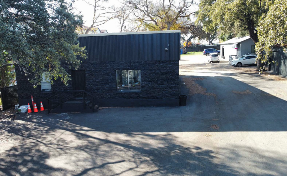 503 E Powell Ln, Austin, TX à louer - Photo de l’immeuble – Image 3 sur 8