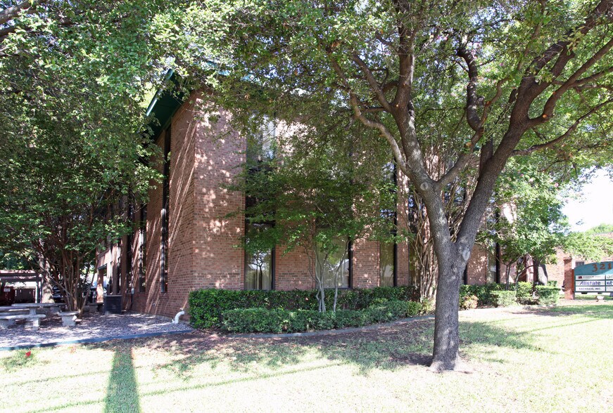 3213 N MacArthur Blvd, Irving, TX à louer - Photo de l’immeuble – Image 3 sur 3