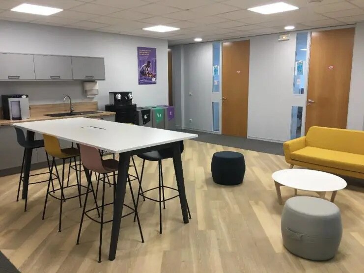 Bureau dans Aubervilliers à louer - Photo de l’immeuble – Image 2 sur 6