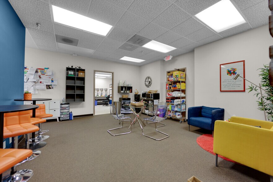 3101 E Craig Rd, North Las Vegas, NV à louer - Photo de l’immeuble – Image 2 sur 13