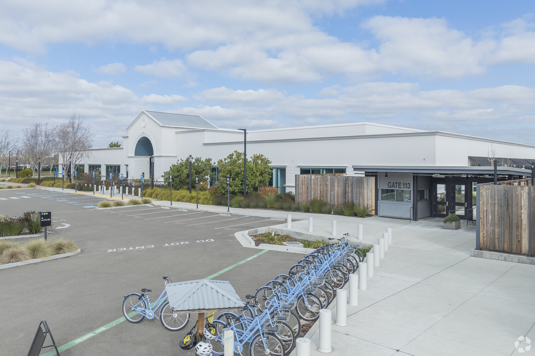 34700 Campus Dr, Fremont, CA à louer Photo principale– Image 1 sur 11