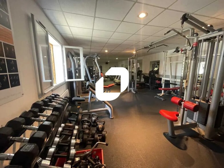 Bureau dans Le Barp à vendre - Photo de l’immeuble – Image 3 sur 7