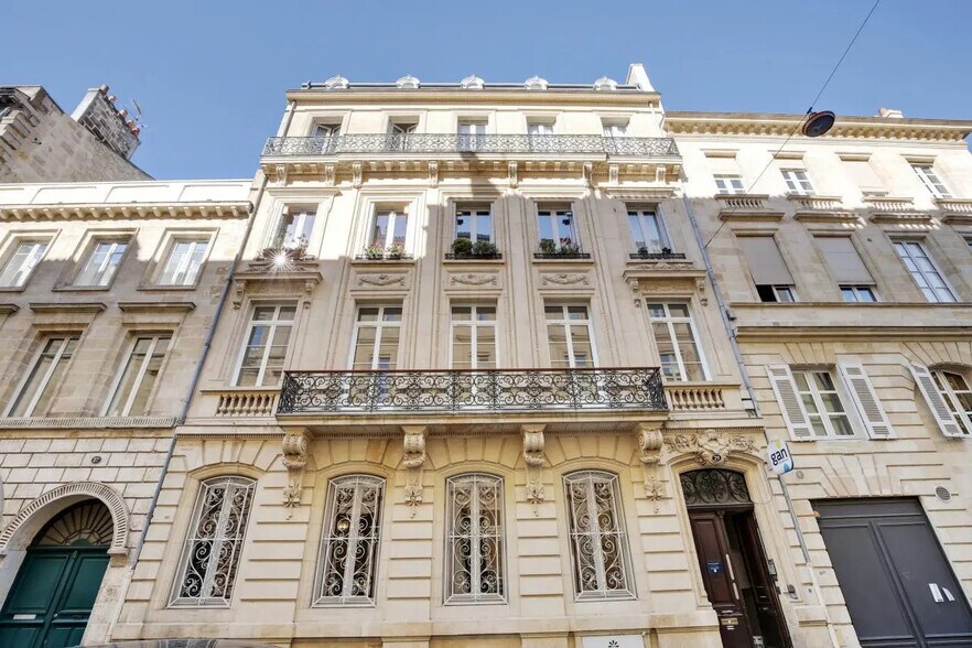 Bureau dans Bordeaux à louer - Photo de l’immeuble – Image 1 sur 16