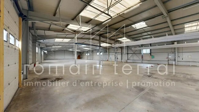 Plus de détails pour Local d'activités à louer