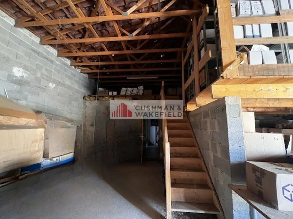 Local d'activités dans Marguerittes à vendre Photo intérieure– Image 1 sur 4