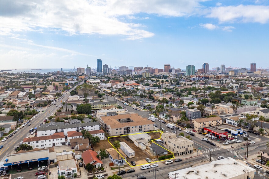 Long Beach Portfolio portefeuille de 3 biens à vendre sur LoopNet.fr - Photo principale – Image 1 sur 30