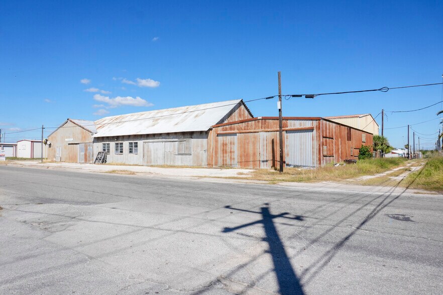 206 E Wilson Ave, Aransas Pass, TX à vendre - Photo de l’immeuble – Image 2 sur 12