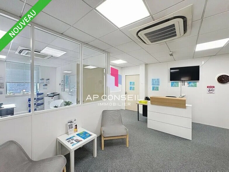 Bureau dans Saint-Germain-en-Laye à louer - Photo de l’immeuble – Image 1 sur 7