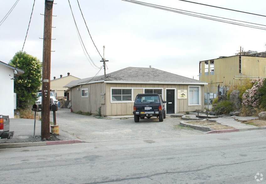 835 Mathew St, Santa Clara, CA à vendre - Photo de l’immeuble – Image 2 sur 2