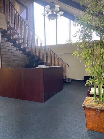 3221 N San Fernando Rd, Los Angeles, CA à louer - Photo de l’immeuble – Image 2 sur 5