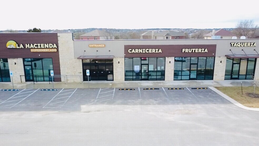 12621 W Hero Way, Leander, TX à louer - Photo de l’immeuble – Image 3 sur 4