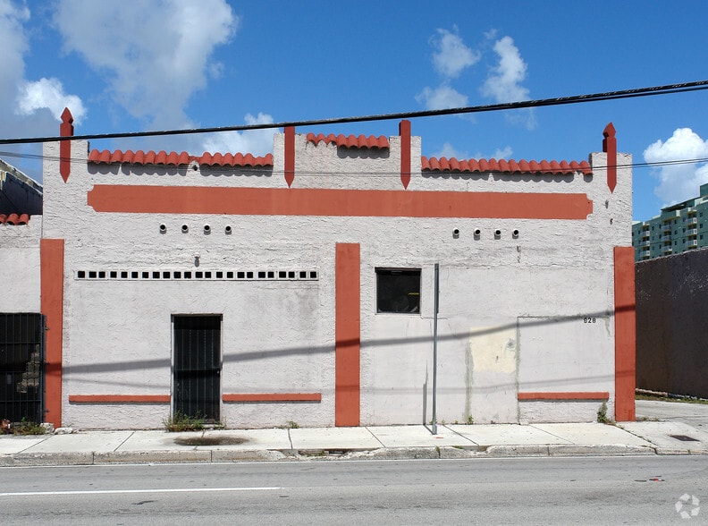 926 NW 7th Ave, Miami, FL à louer - Photo de l’immeuble – Image 2 sur 7
