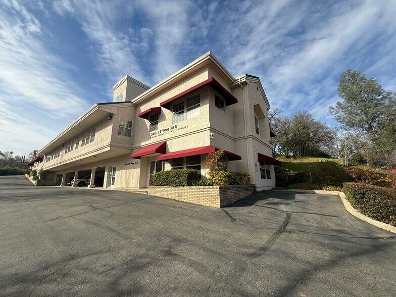 1950 Rosaline Ave, Redding, CA à louer - Photo de l’immeuble – Image 2 sur 3