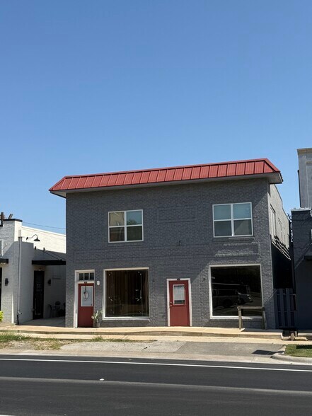 315 S Locust St, Denton, TX à louer - Photo de l’immeuble – Image 2 sur 2