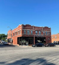 4302-4304 Bell St, Kansas City, MO à louer Photo de l’immeuble– Image 1 sur 2