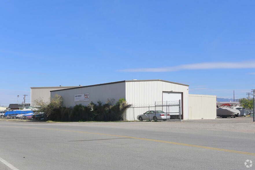 3760 & 3768 East 37th St portefeuille de 2 biens à vendre sur LoopNet.fr - Photo principale – Image 2 sur 3